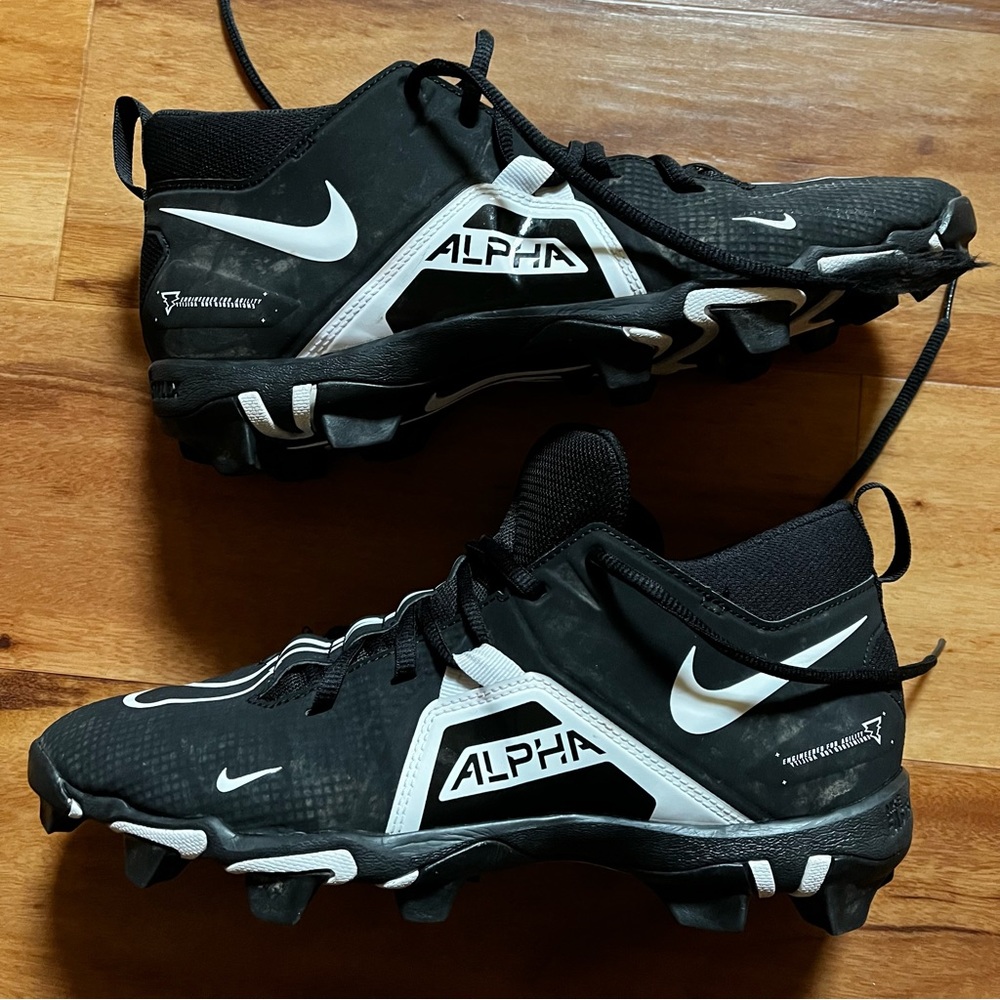 Nike alpha men’s cleats 10.5